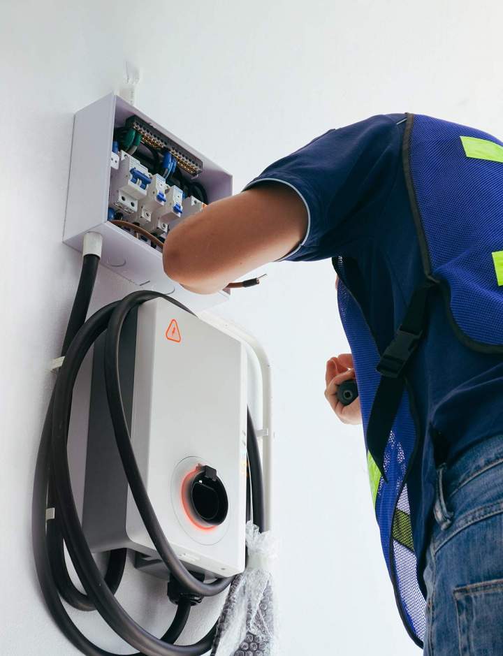 Installation borne de recharge Mont-Saint-Hilaire