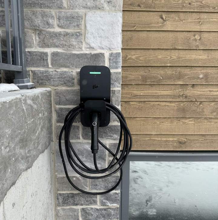 Installation professionnelle de bornes pour véhicules électriques.