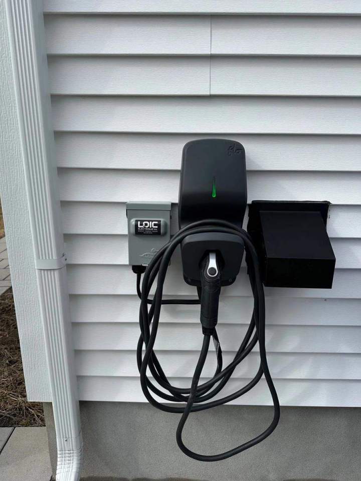 Pose borne électrique Mont-Saint-Hilaire